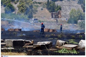 Φωτιά ξέσπασε στην Αρκαδία - Επιχειρούν έξι εναέρια μέσα (βίντεο)