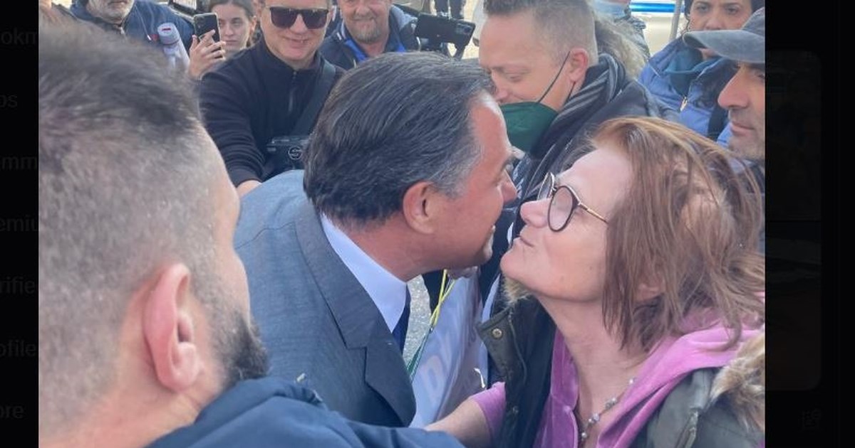 Το ΠΑΜΕ απαντά στον Γεωργιάδη: Δεν είναι δική μας η διαδηλώτρια - Έλα στη γενική απεργία να δεις "αγκαλιές και φιλιά"