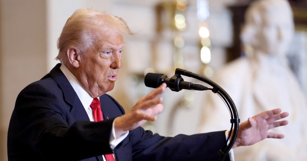 Τραμπ: Διέταξε την απόλυση της επικεφαλής στατιστικής υπηρεσίας εργασίας - Την κατηγορεί για παραποίηση στοιχείων