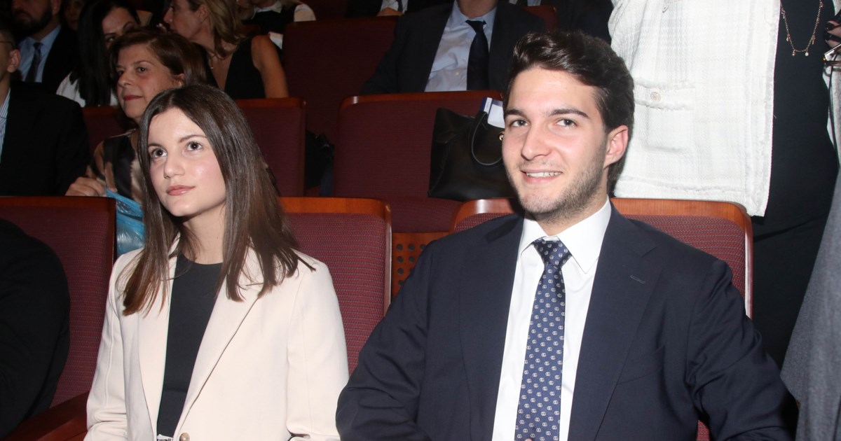 Κώστας Καραμανλής - Νατάσα Παζαΐτη: Αγκαλιά στο ρεβεγιόν της Πρωτοχρονιάς - Η φωτογραφία και η ευχή για το νέο έτος