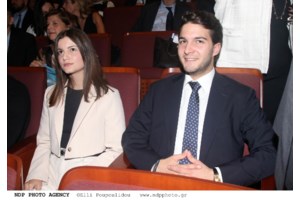 Κώστας Καραμανλής - Νατάσα Παζαΐτη: Αγκαλιά στο ρεβεγιόν της Πρωτοχρονιάς - Η φωτογραφία και η ευχή για το νέο έτος