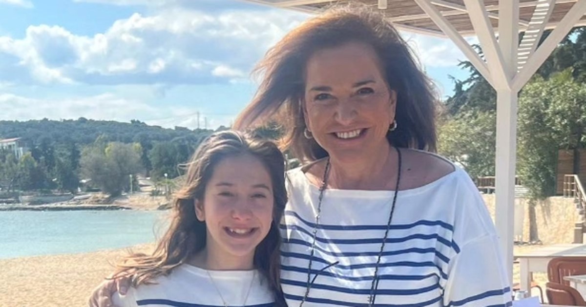 Ντόρα Μπακογιάννη: Στα Χανιά το πάρτι των γενεθλίων της - Το αναμνηστικό βραχιολάκι που πήραν οι καλεσμένοι [εικόνα]