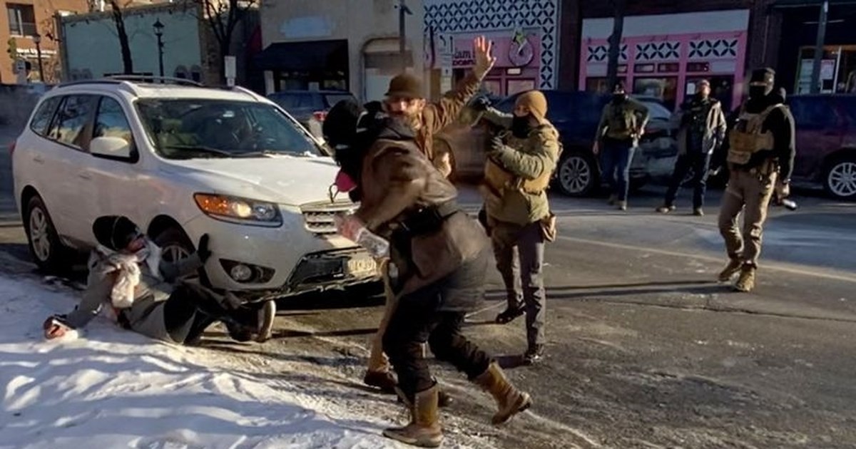 CNN: Από την Γκουντ στον Πρέτι - Οι δολοφονίες της ICE στριμώχνουν τον Τραμπ προκαλώντας χάος στις ΗΠΑ