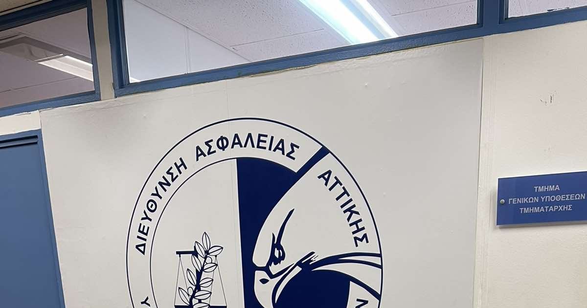 Πειραιάς: Κατασχέθηκαν 10 κοντέινερ με 145.000 μπουκάλια με ποτά "μπόμπες" [βίντεο]