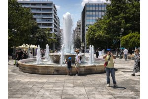 Καιρός: Στους 35 βαθμούς ο υδράργυρος σήμερα - Υποχωρεί η ζέστη το Σαββατοκύριακο