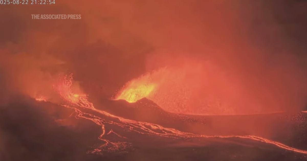 Χαβάη: Εικόνες που προκαλούν δέος από την έκρηξη του ηφαιστείου Κιλαουέα - Η λάβα έφτασε σε ύψος 420 μέτρα [βίντεο]