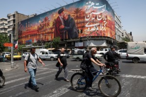 Μοτζταμπά Χαμενεΐ: "Η υπογραφή Τραμπ δεν έχει καμία αξία" - Απειλές για "αξέχαστα μαθήματα" στις ΗΠΑ