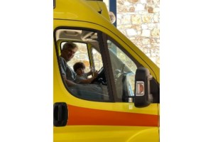 Ανακαλεί την παραίτησή του ο γιατρός της Σερίφου, Θανάσης Κοντάρης- Είχε γυρίσει από τη Σουηδία για να στηρίξει το ΕΣΥ αλλά... - εικόνα 2