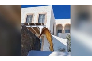 Ανησυχία στα Καμένα Βούρλα για λύματα στη θάλασσα: Πάνω από 2 εκατ. κολοβακτηρίδια ανά 100 ml νερό