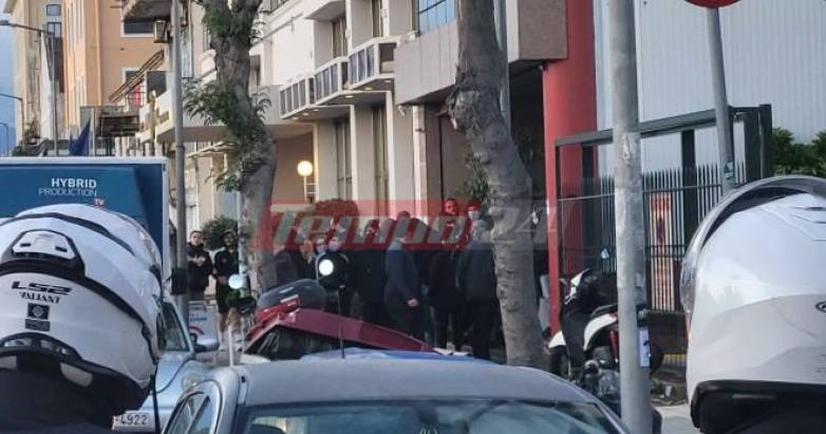 Πάτρα: Επίθεση αντιεξουσιαστών στο γραφείο του Ιάσωνα Φωτήλα – Καταδικάζει η ΝΔ - εικόνα 4