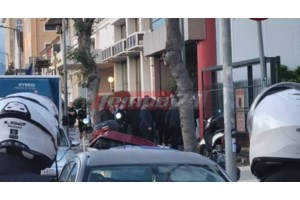 Πάτρα: Επίθεση αντιεξουσιαστών στο γραφείο του Ιάσωνα Φωτήλα – Καταδικάζει η ΝΔ - εικόνα 4