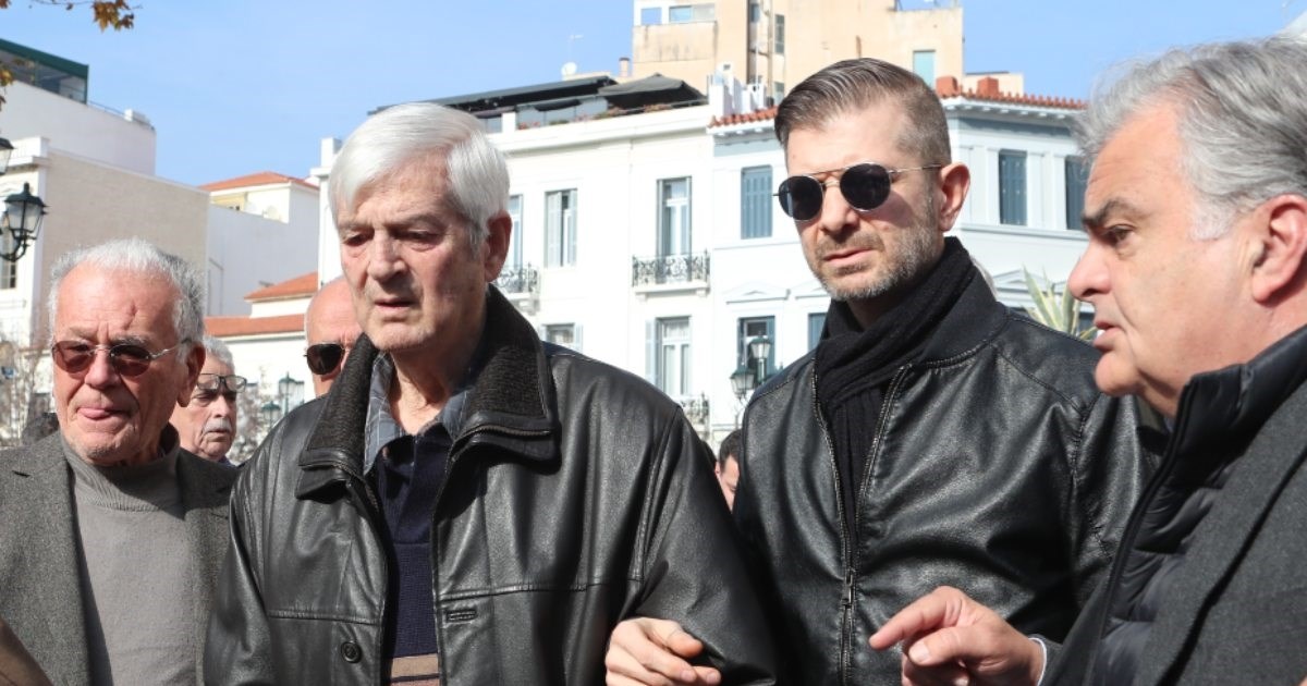 Μίμης Δομάζος: Το τεράστιο πανό στο ΟΑΚΑ για τον "Στρατηγό" [εικόνες] - εικόνα 2