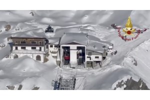 Τουλάχιστον δύο νεκροί από χιονοστιβάδες στις ιταλικές Άλπεις - Αρκετοί τραυματίες