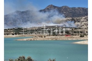 Φωτιά τώρα στο Γαζί Ηρακλείου - Στην περιοχή επικρατούν ισχυροί άνεμοι