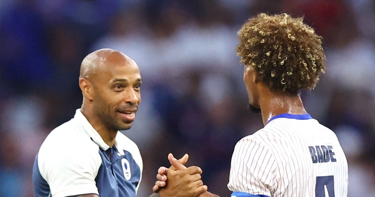 Ροντινέι: Ο ποδοσφαιριστής του Ολυμπιακού τραγουδάει σε άπταιστα ελληνικά τραγούδι της Δέσποινας Βανδή [βίντεο]