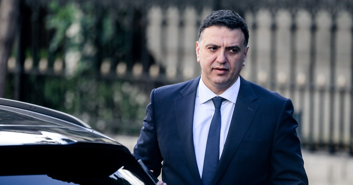 Τέμπη: Στην αντεπίθεση ο Φλωρίδης για τη δίκη - "Αν κάποιος βρει μεγαλύτερη αίθουσα στην Ευρώπη, να έρθει να μου το πει"