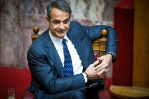 Γενέθλια Μητσοτάκη: "Στο γραφείο μου έχω γλυκό χωρίς ζάχαρη" - Οι ευχές στη Βουλή και το κέρασμα στον Βελόπουλο - εικόνα 3