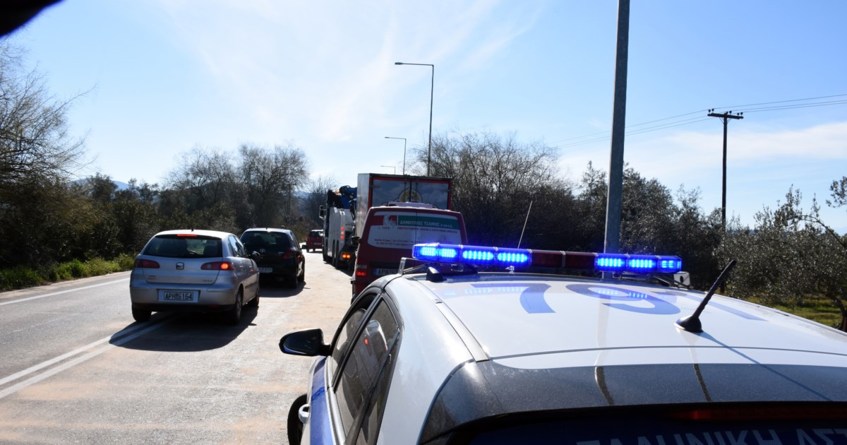 Ο Χρυσοχοΐδης στέλνει στη Ζάκυνθο αστυνομικούς με βαρύ οπλισμό "σε δύσκολα σημεία όπως ο Λαγανάς"