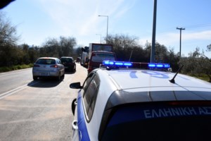 Ο Χρυσοχοΐδης στέλνει στη Ζάκυνθο αστυνομικούς με βαρύ οπλισμό "σε δύσκολα σημεία όπως ο Λαγανάς"