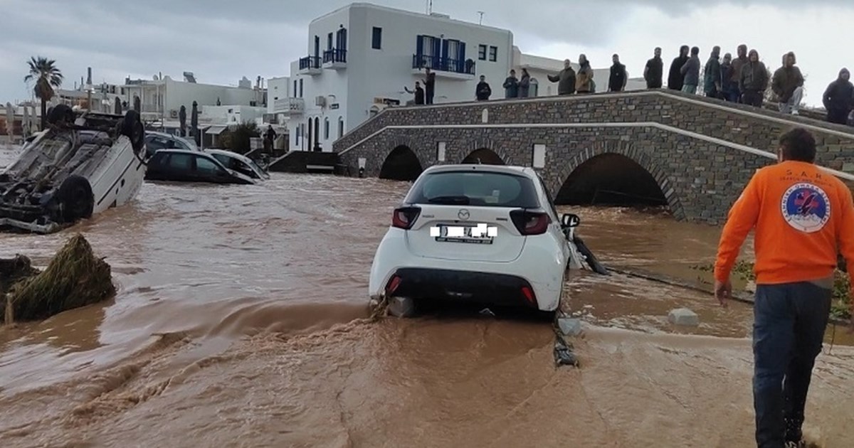Μαίνεται η κακοκαιρία: Νέα μηνύματα "112" σε Δωδεκάνησα, Χίο, Σάμο και Ικαρία - Μετρούν τις πληγές σε Κυκλάδες - Κρήτη - εικόνα 11