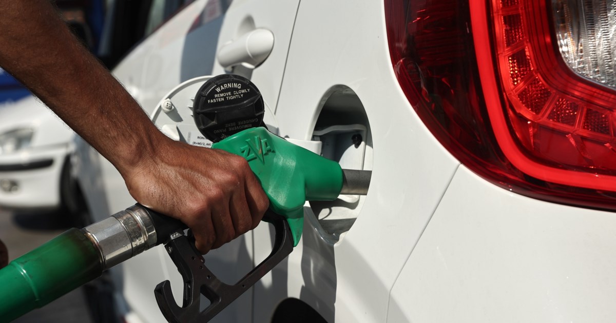 Σε αποκλιμάκωση οι τιμές καυσίμων και ηλεκτρικής ενέργειας - 12% φθηνότερη η αμόλυβδη σε σχέση με πέρυσι