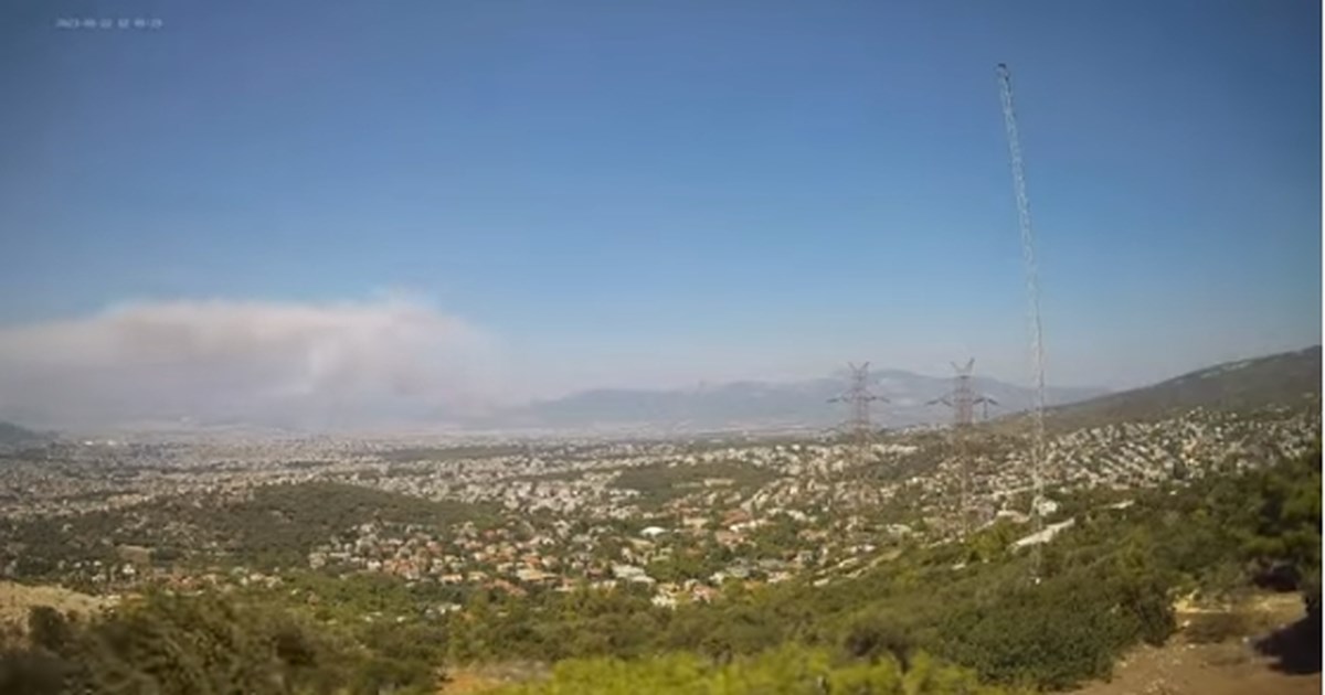 Αναζωπυρώθηκε η φωτιά στον Ασπρόπυργο - Εκκενώνεται η περιοχή Σοφό - Μήνυμα του 112