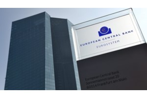 Λαγκάρντ: Οι ευρωπαϊκοί θεσμοί "παρακολουθούν τις πολιτικές εξελίξεις" στη Γαλλία