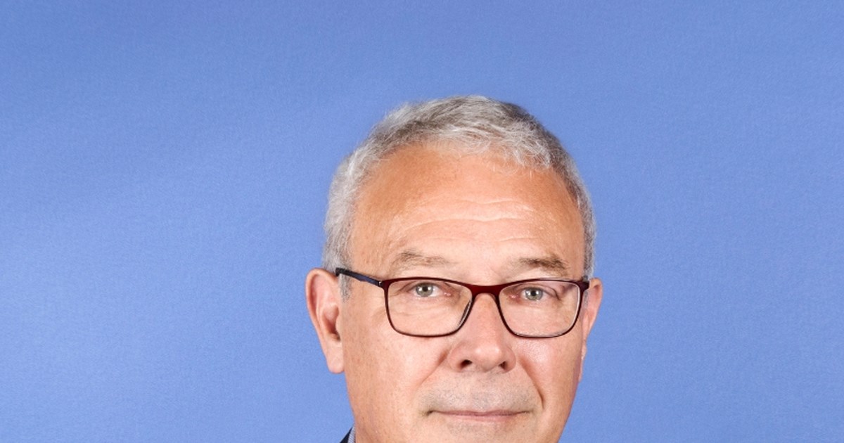 Από την τραγωδία Τσίπρα, στη φάρσα Κασσελάκη