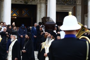 Συνάντηση Μητσοτάκη με τον Ιερώνυμο στο Μαξίμου - Θα πάνε μαζί στην κηδεία του Αναστάσιου στα Τίρανα - εικόνα 6