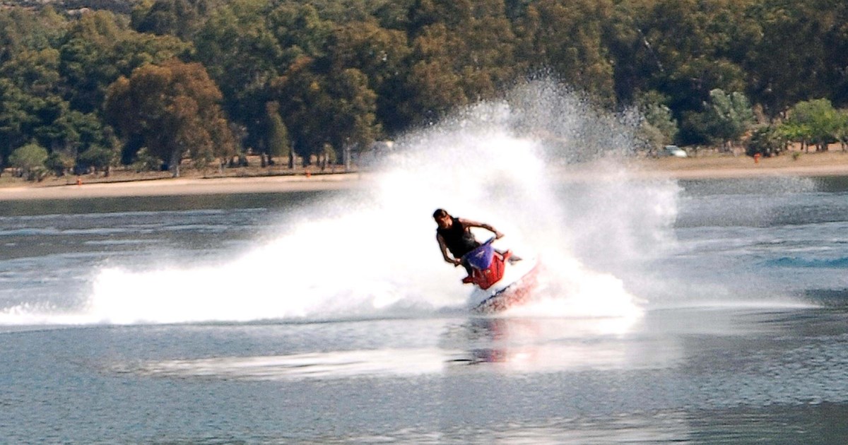 Καβάλα: Τραυματίστηκε 11χρονος σε βόλτα με jet ski στην παραλία Αμμολόφων