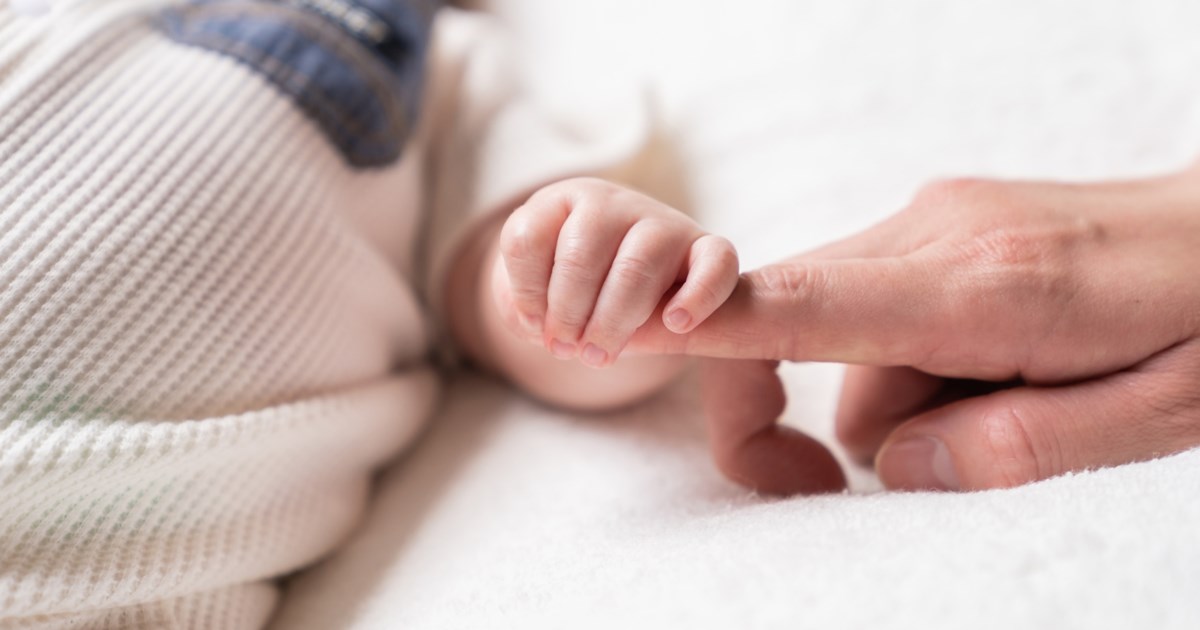 Τραγωδία στην Πάρο: Δίωξη στους γονείς για το πέντε μηνών νεκρό βρέφος - Τι αναφέρουν αυτόπτες μάρτυρες [βίντεο]