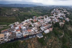 Βούτες Ηρακλείου: Νέα σύσκεψη για τις ρωγμές στους δρόμους και τα σπίτια - Τα έκτακτα μέτρα που αποφασίστηκαν