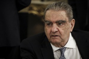 Ο αντιστασιακός Βαρδής Βαρδινογιάννης: Η θητεία στο Πολεμικό Ναυτικό, ο αντιδικτατορικός αγώνας και η εξορία - εικόνα 6