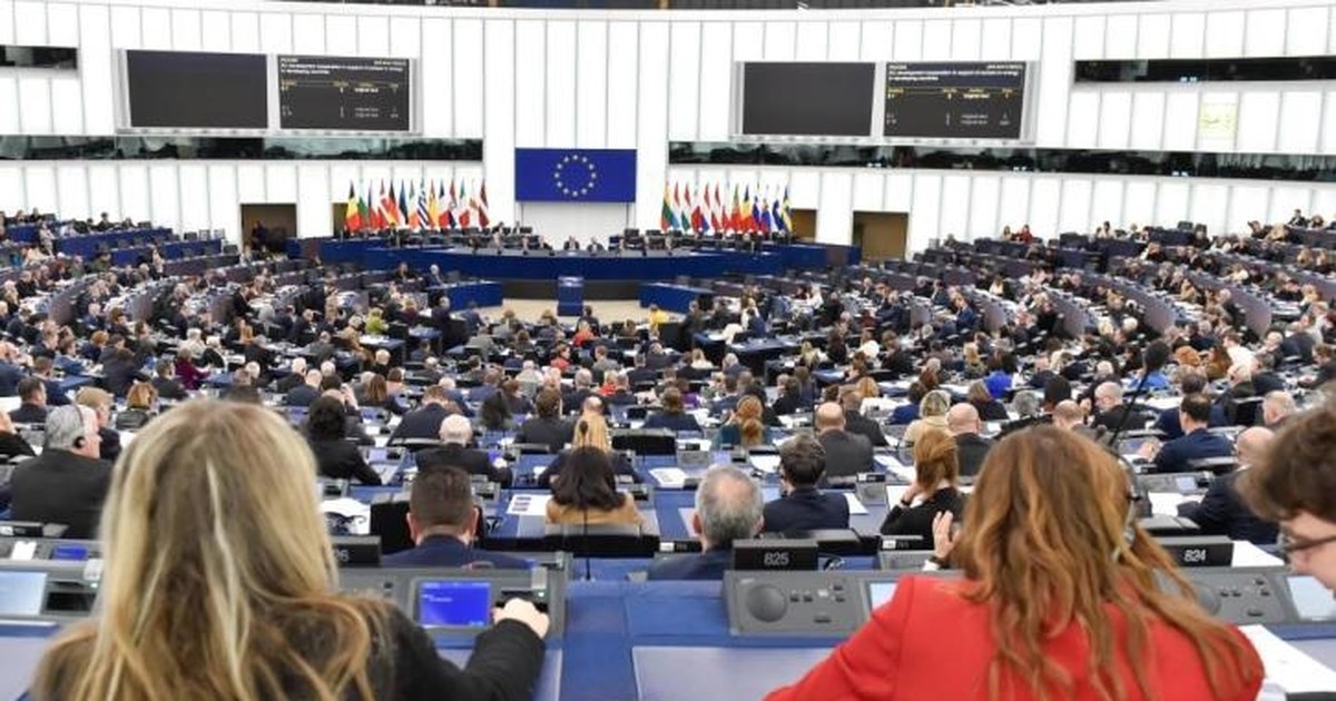 Σκέρτσος για ψήφισμα Ευρωκοινοβουλίου: Κακόγουστη (ανα)παράσταση ενός "θεατρικού έργου" ενόψει ευρωεκλογών