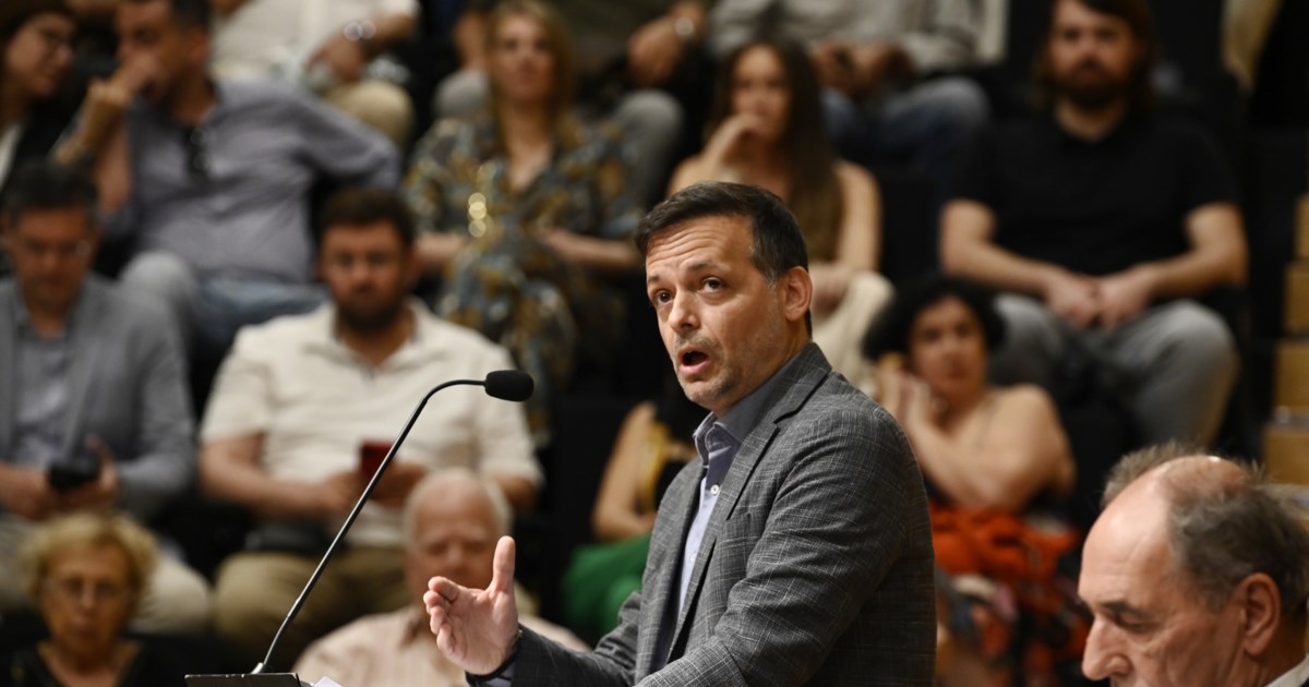 Χάρης Δούκας: Η συνάντηση με Χατζηνικολάου και Πρωτόπαππα στο Νέο Ψυχικό - Για φαγητό σε γνωστό εστιατόριο [εικόνα]