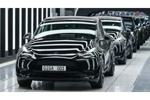 Tesla: Οι πωλήσεις των ηλεκτρικών αυτοκινήτων Tesla κατέγραψαν πτώση 13% - Υποχωρεί η μετοχή στη Γουόλ Στριτ