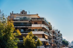 FT: Έφοδος της βελγικής αστυνομίας στην Κομισιόν για πώληση 23 ακινήτων ύψους 900 εκατ. ευρώ