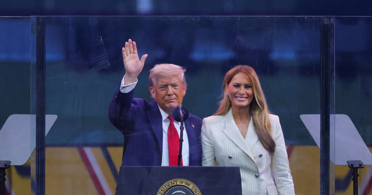 Λευκός Οίκος: Εξηγήσεις για τις μελανιές στο χέρι του Τραμπ -  Διαγνώστηκε με χρόνια φλεβική ανεπάρκεια