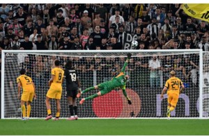 Champions League: "Κόλλησε" στο 0-0 ο Ολυμπιακός απέναντι στην Πάφο των 10 παικτών