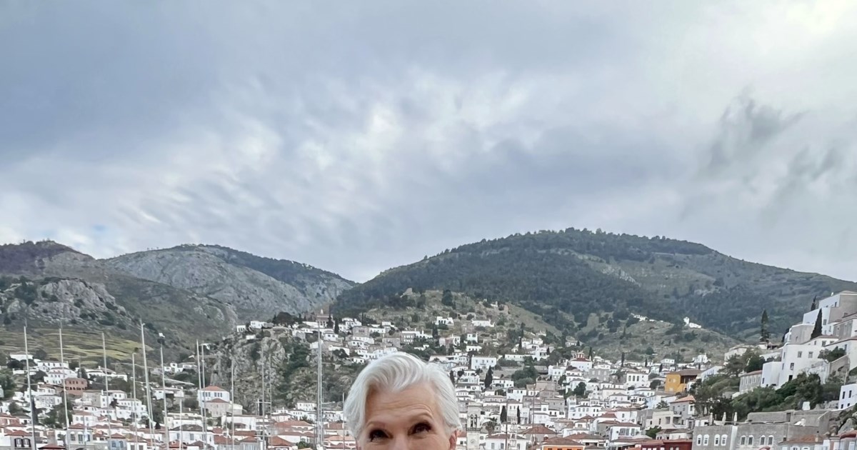 Έλον Μασκ: Σάλος για τις "δωρεάν" βόλτες της μητέρας του και του γιου του με το προεδρικό αεροσκάφος των ΗΠΑ [εικόνες-βίντεο]