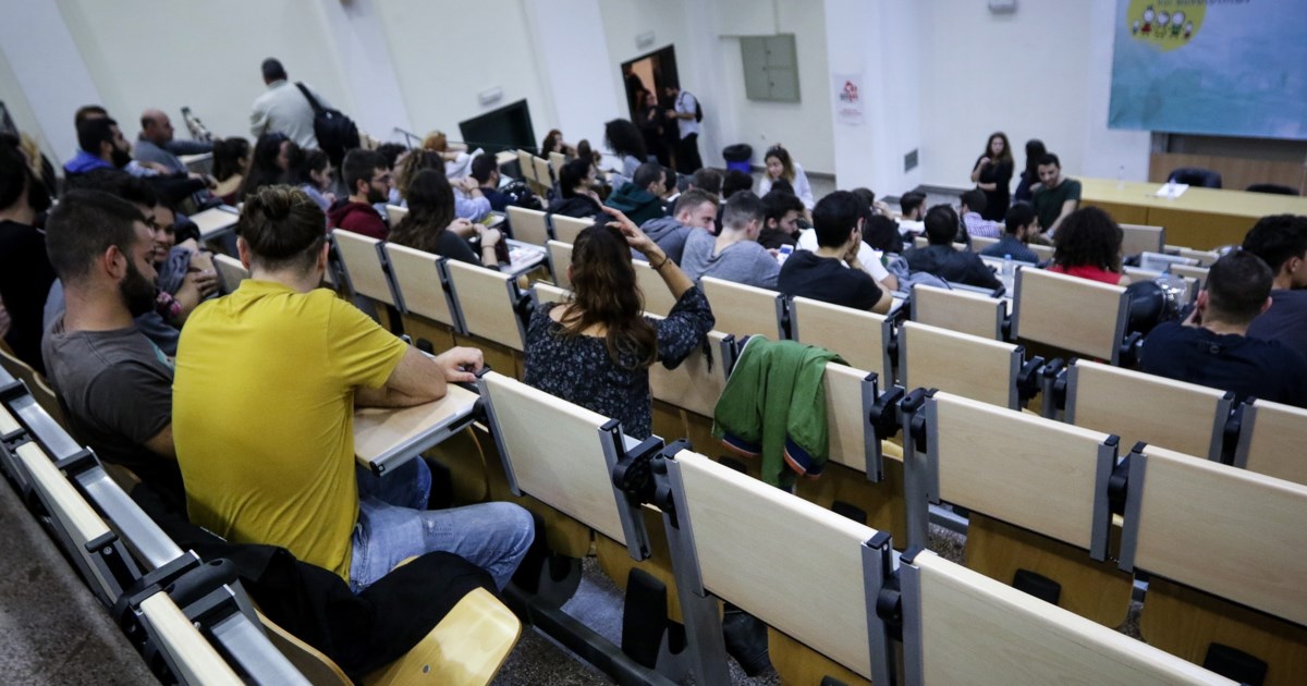 Δημοσκόπηση Opinion Poll: Μπροστά με διαφορά 21 μονάδων η ΝΔ, δεύτερος ο ΣΥΡΙΖΑ - Δυσαρέσκεια για Τέμπη και ακρίβεια