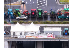 Αγρότες: Ανοίγουν λωρίδες κυκλοφορίας για τους εκδρομείς των Χριστουγέννων - Ζήτημα ασφάλειας εγείρει η ΕΛΑΣ - εικόνα 2