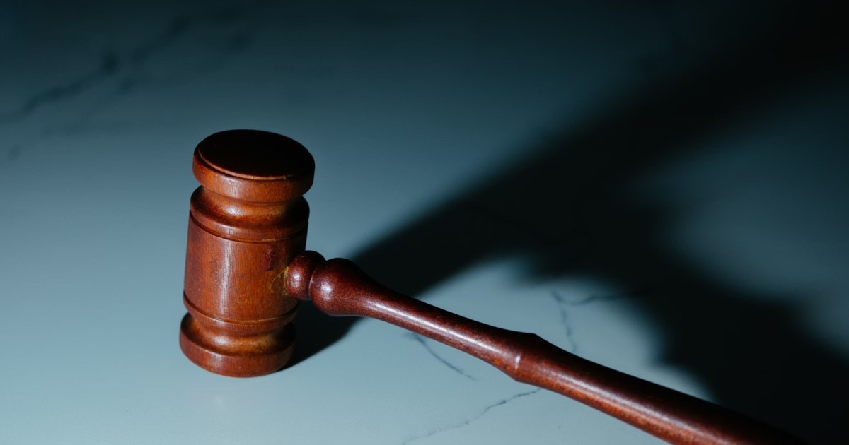 Δάσκαλος καταδικάστηκε για παρενόχληση μαθητριών 10 και 11 ετών - 