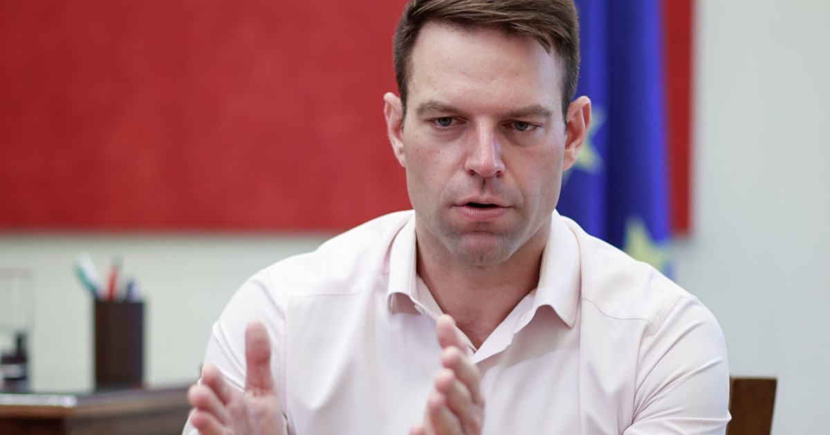 Μπακογιάννη και Μενδώνη διαχώρισαν τη θέση τους για τη ροζ σημαία: "Η Τέχνη δεν λογοκρίνεται" - Η απάντηση Γεραπετρίτη - εικόνα 2