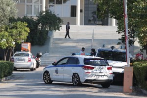 Σοβαρές καταγγελίες για την φωτιά στον Ασπρόπυργο: "Ξέφραγο αμπέλι, θα θρηνήσουμε θύματα - Να πάρουν ευθύνη τώρα" - εικόνα 4
