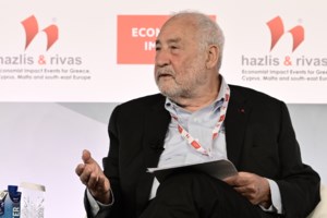 WSJ: Η μεγάλη οικονομική επιστροφή της Ελλάδας – O πρώην αδύναμος κρίκος της Ευρώπης μετατρέπεται σε πρότυπο