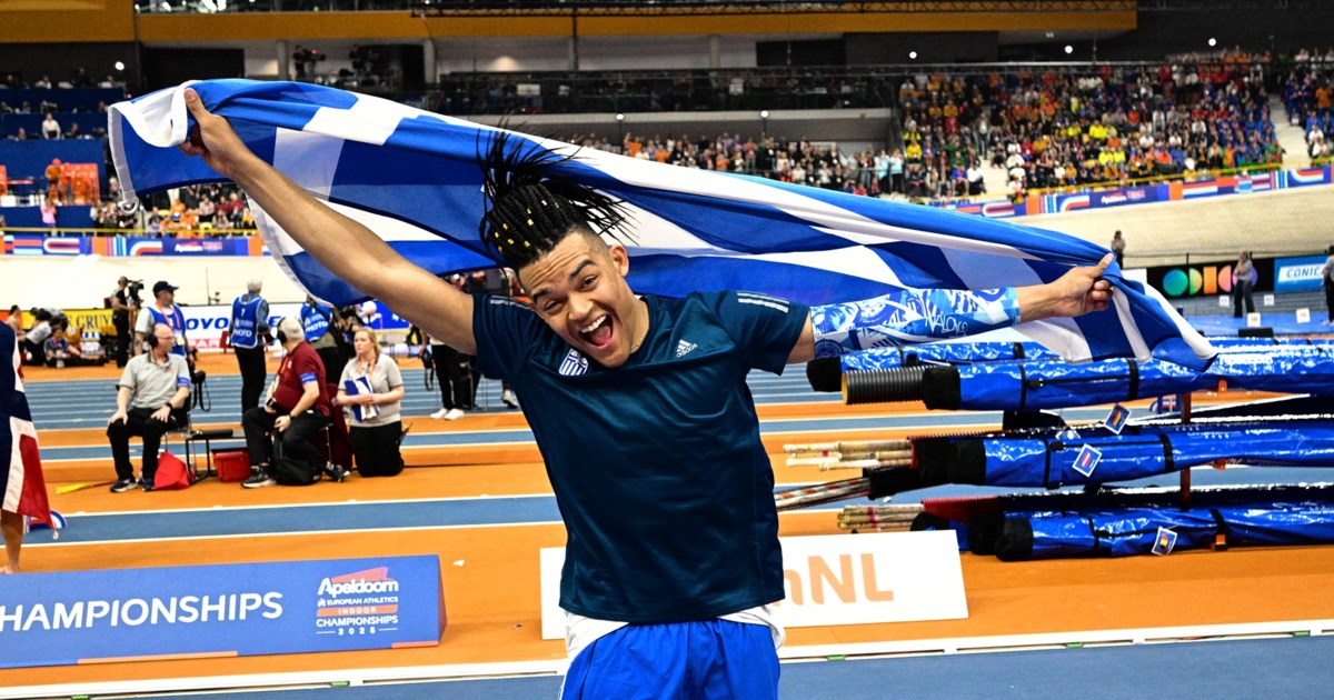 Στην Ελλάδα ο Καραλής με το χρυσό στο επί κοντώ: "Αφιερώνω το μετάλλιο σε όσους με... ξεμάτιασαν" [βίντεο]