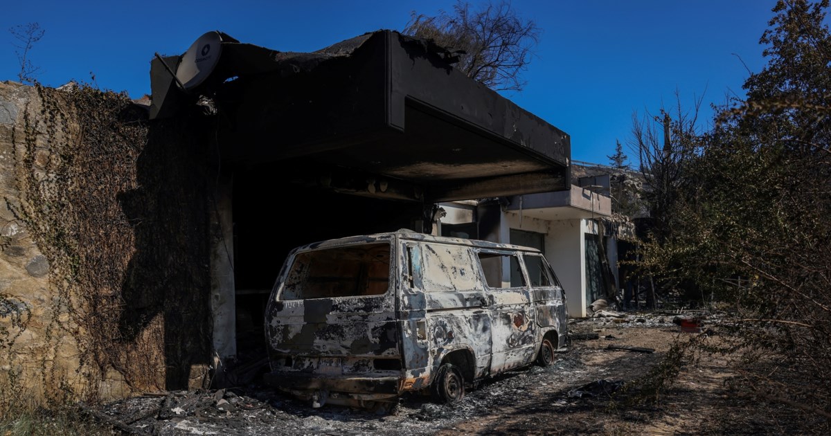 Λάρισα: Μεγάλη φωτιά σε εργοστάσιο ανακύκλωσης - Μαύρισε ο ουρανός από τους καπνούς - 112 να παραμείνουν σπίτι οι κάτοικοι - εικόνα 8