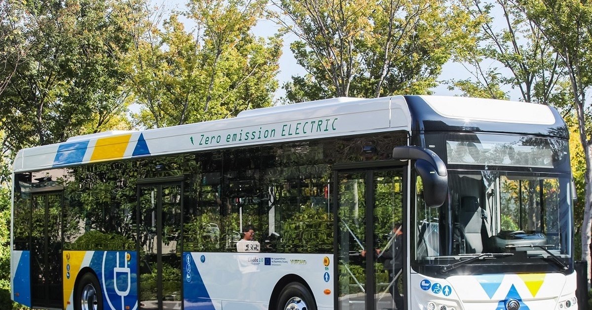 Έφτασαν στην Αθήνα τα πρώτα 140 ηλεκτρικά λεωφορεία - Σύντομα στους δρόμους για δοκιμαστική λειτουργία