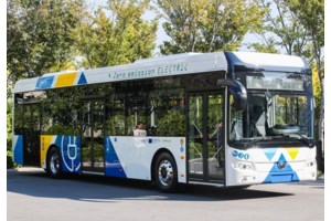 Έφτασαν στην Αθήνα τα πρώτα 140 ηλεκτρικά λεωφορεία - Σύντομα στους δρόμους για δοκιμαστική λειτουργία